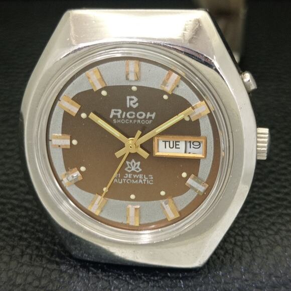 Vintage 1986 Ricoh Automatic Mens Silver Watch W/daydate & Brown accents - Picture 3 of 10